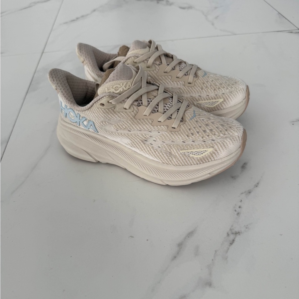 Hoka One Clifton 9 Women’s Running Shoe size 6B, 6.5B, 7B, 7.5B